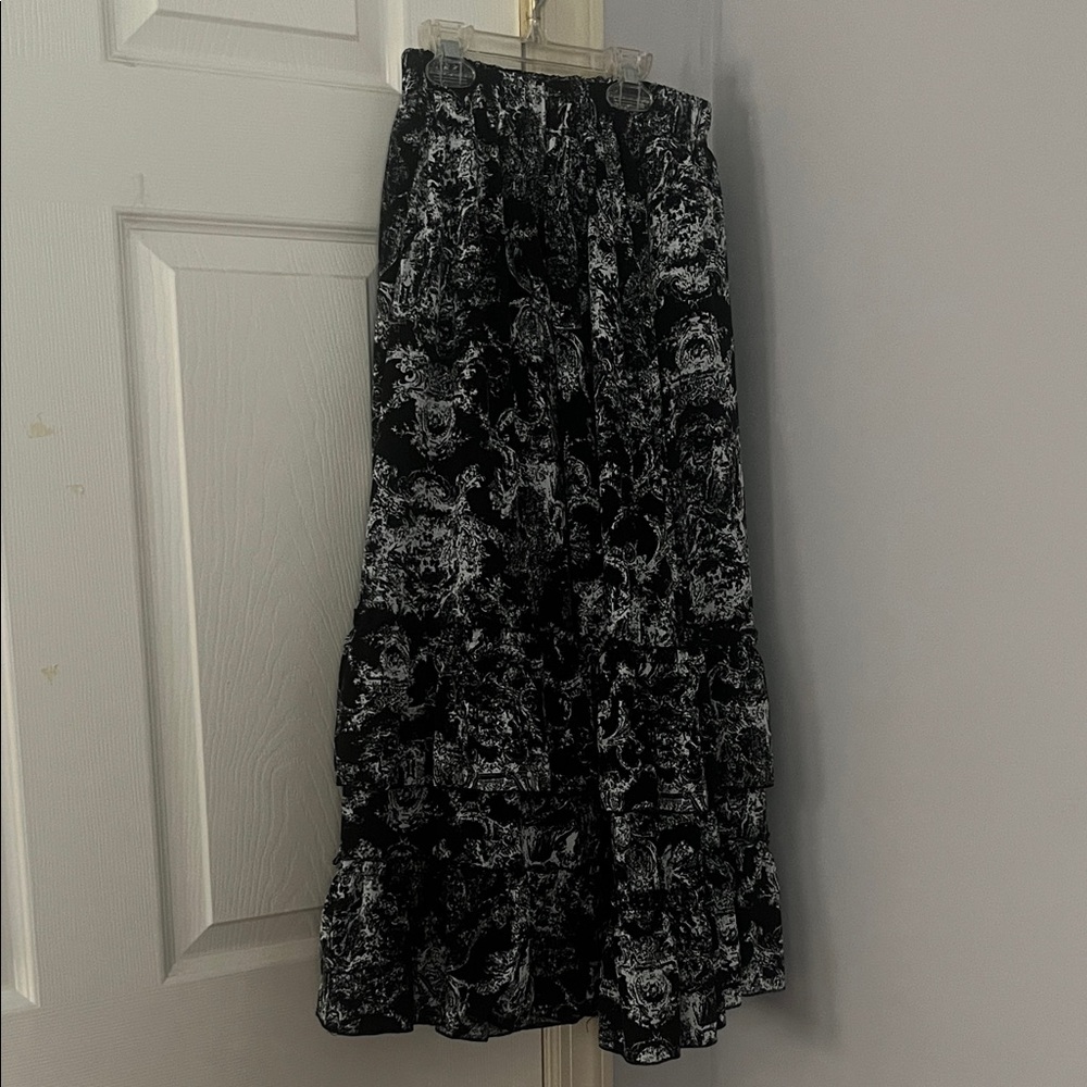 Black & White Tiered Midi Skirt